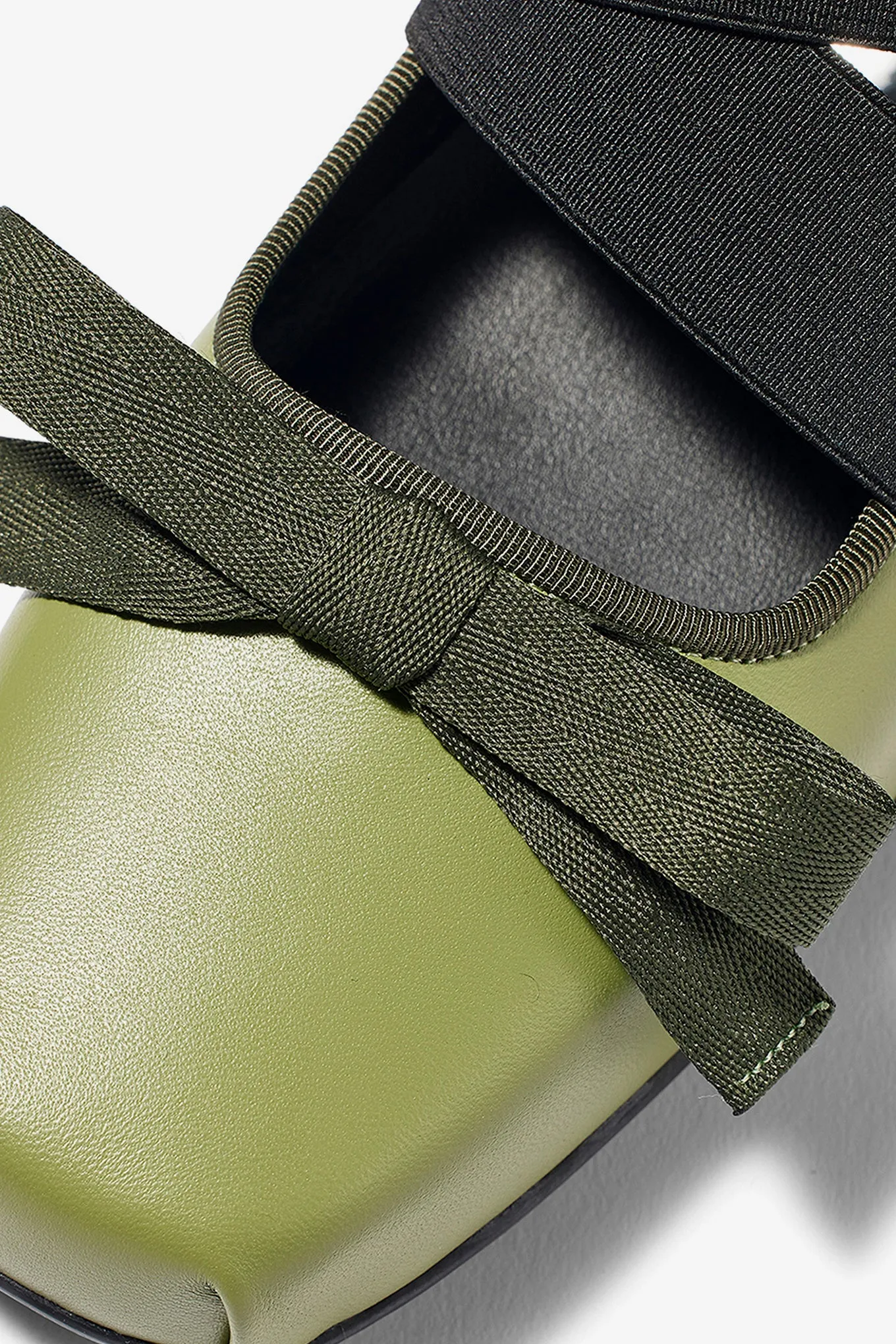 CROSS BAND BALLET FLATS