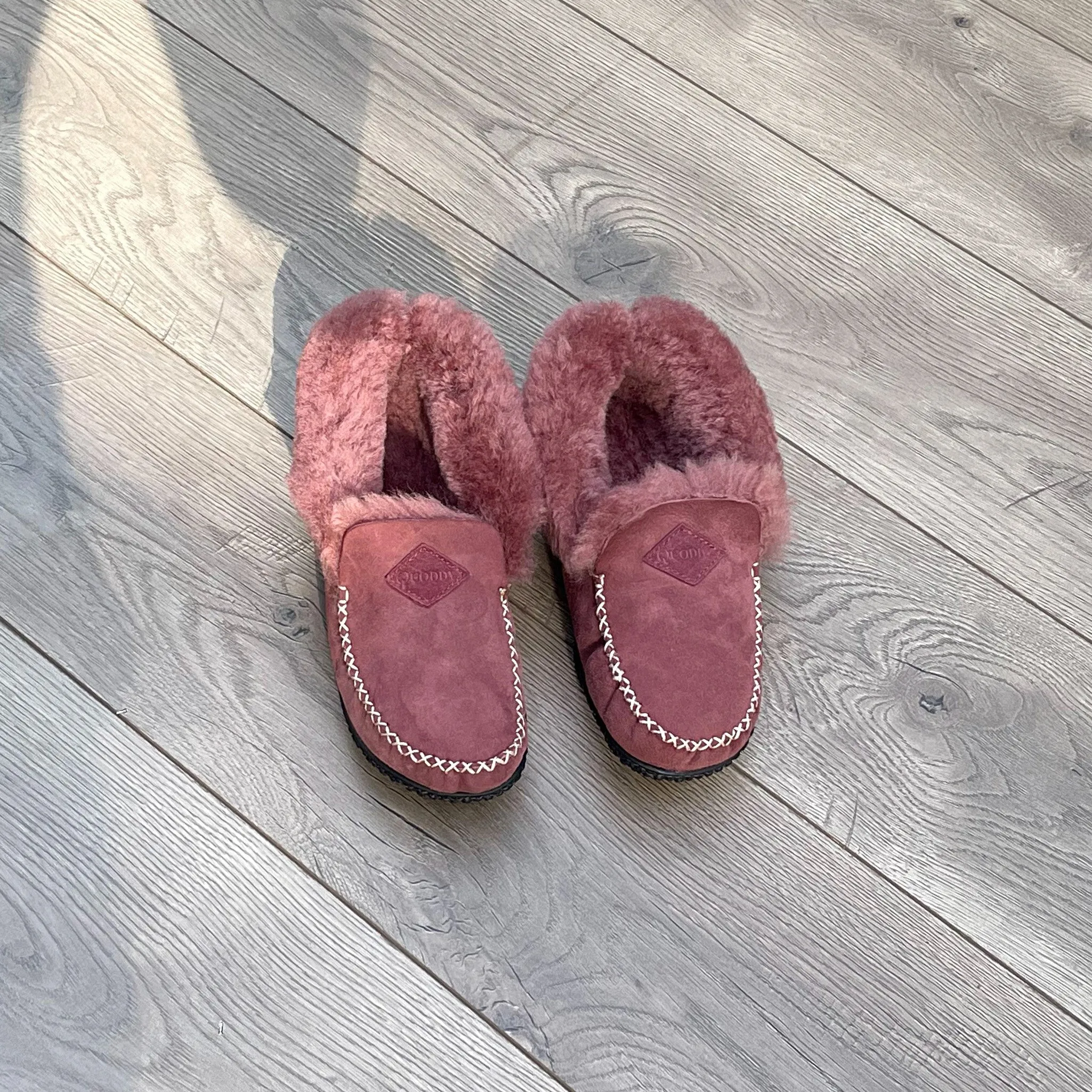 In Stock Women’s Cuddle ESQ Slipper: Rose