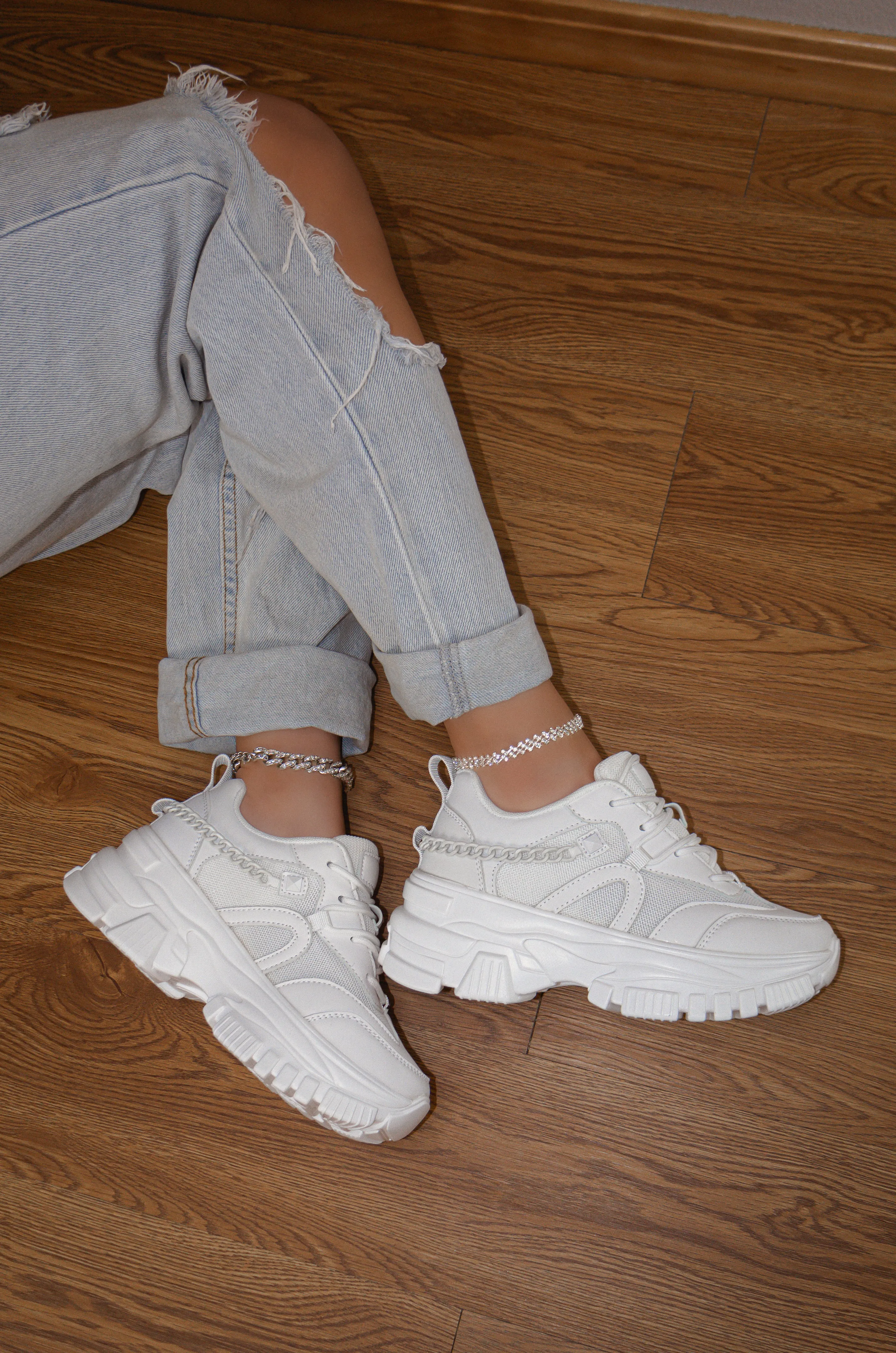 Viper - Women's Chunky Lace-Up Sneakers, Wide Fit & Back Chain Accent, Perfect for Adding a Bold Touch to Casual Outfits