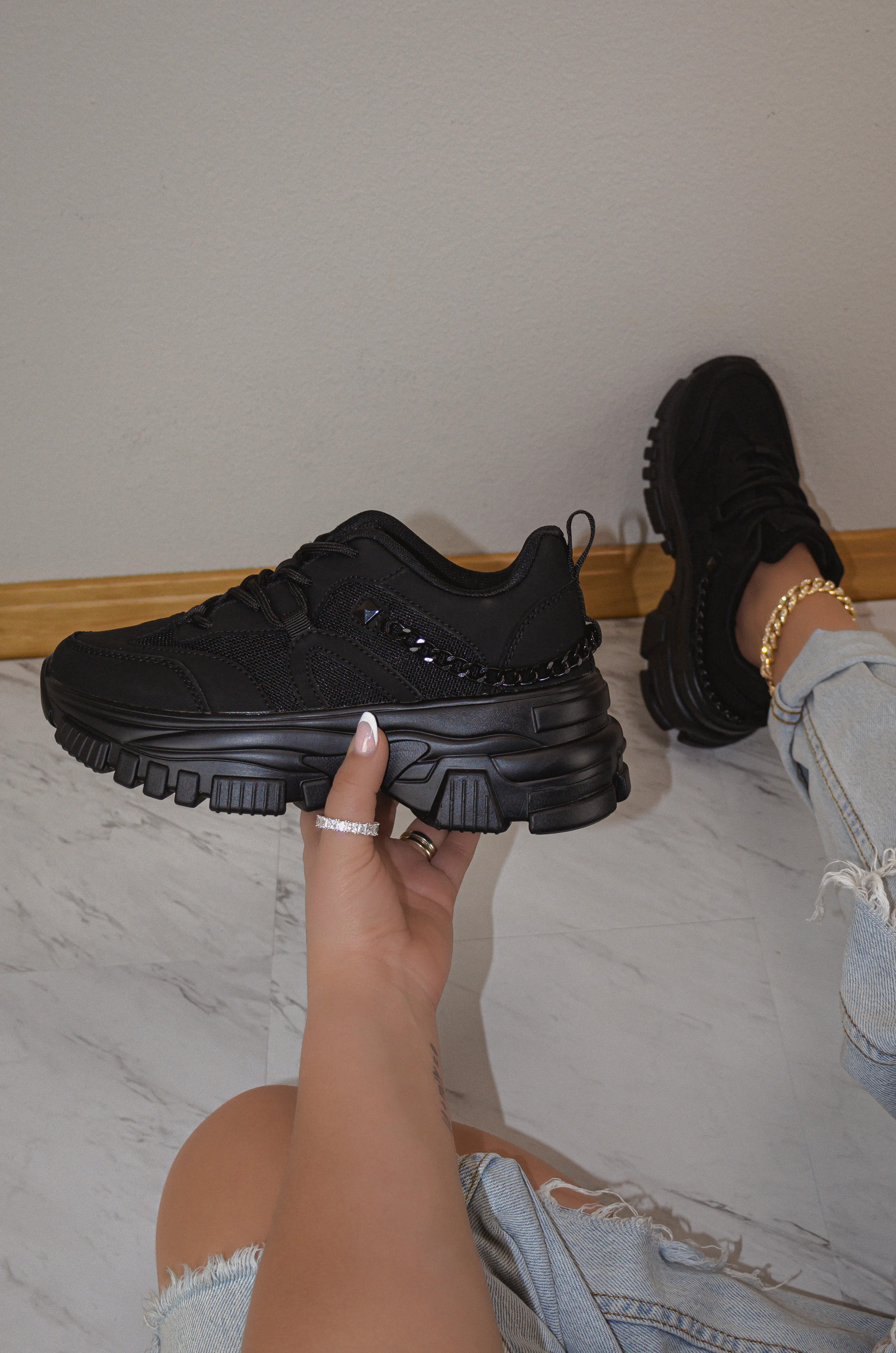 Viper - Women's Chunky Lace-Up Sneakers, Wide Fit & Back Chain Accent, Perfect for Adding a Bold Touch to Casual Outfits